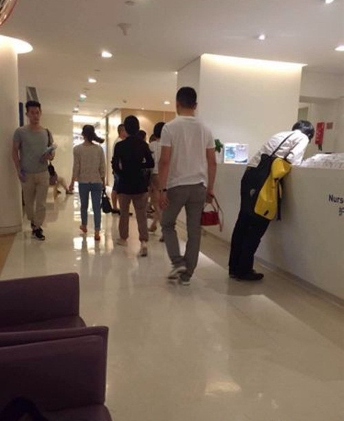 Thông tin và hình ảnh hotgirl trà sữa dính tin đồn mang bầu đã khiến cư dân mạng xứ Trung đứng ngồi không yên. 