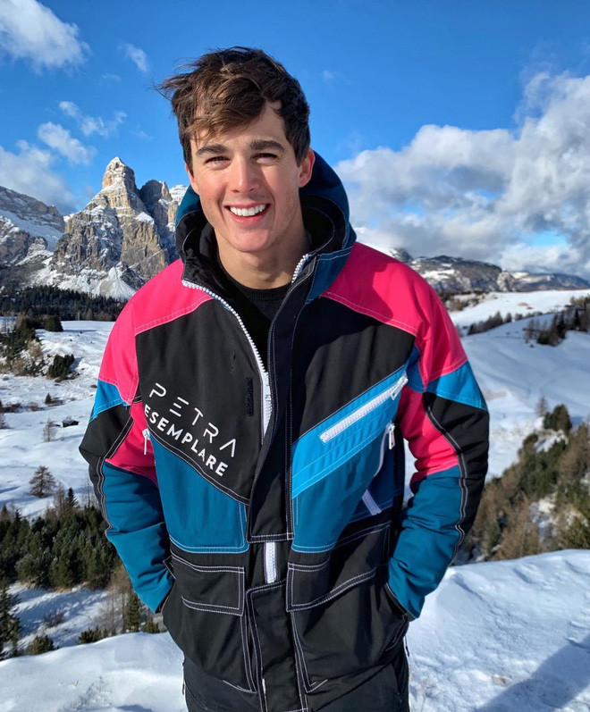 Vào năm 2017, thầy giáo đẹp trai Pietro Boselli tham gia vào một video trên Youtube của GQ giải thích một trong những công thức khó nhất trong toán học và cộng đồng mạng đã để lại rất nhiều bình luận hài hước.