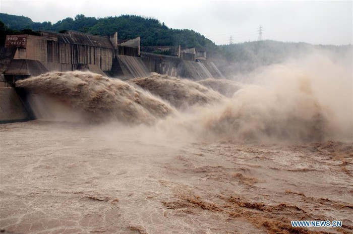 Cao 154 mét và rộng 1.317 mét, đập Tiểu Lãng Để có nhiệm vụ kiểm soát dòng nước của sông Hoàng Hà, con sông lớn thứ 2 của Trung Quốc sau Trường Giang.