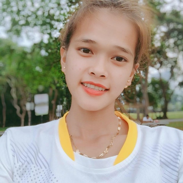 Hồng Lệ có cóc dáng khá nhỏ nhắn, không ai nghĩ cô nàng lại quyết tâm cao và mạnh mẽ đến vậy.