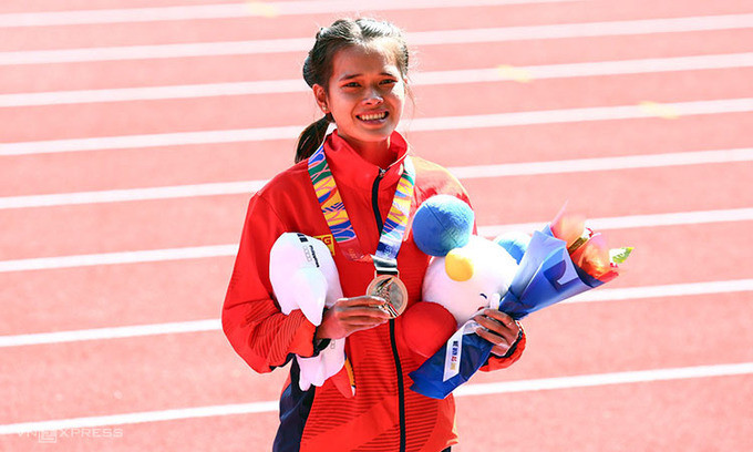 Thế nhưng, với quyết tâm giành được huy chương đem về cho thể thao nước nhà, Hồng Lệ đã bứt phá, vượt lên đứng thứ 3 và giành được huy chương đồng ở nội dung marathon nữ tại SEA Games 2019 mặc dù có rất nhiều đại diện từ các quốc khác đã sớm bỏ cuộc.