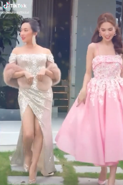 Mới đây, Diệu Nhi đã đăng tải một đoạn clip Tik Tok cùng với Ngọc Trinh siêu lầy lội. Cặp chị em này lại một lần nữa khiến cư dân mạng cười không ngừng nghĩ với khả năng diễn xuất tột đỉnh của mình.