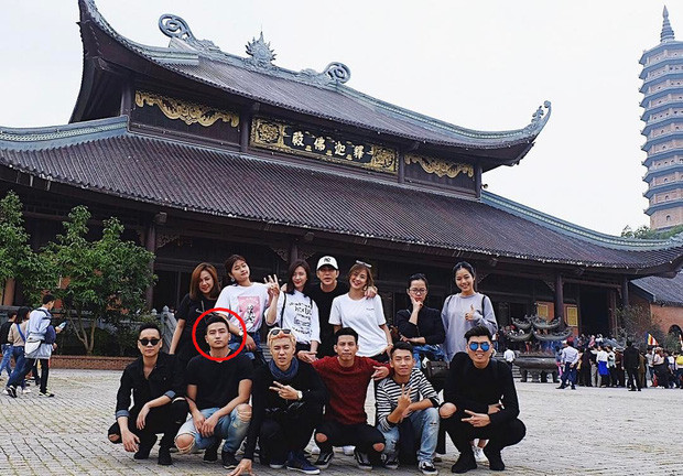 James Nguyễn còn chơi rất thân với hội toàn hot girl, hot boy, ca sĩ và diễn viên nữa.