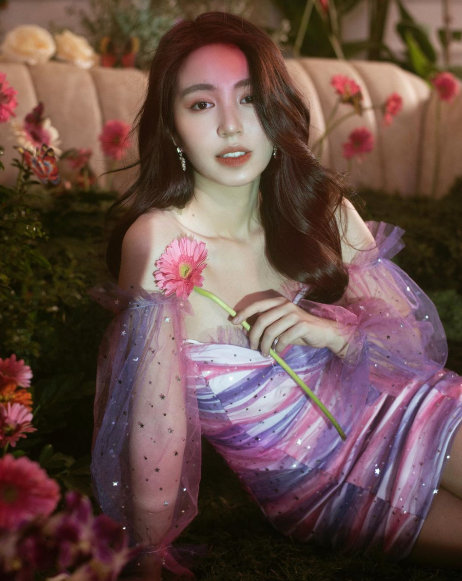 Dù vậy, nhiều năm nay, tên tuổi của cô nàng chưa từng mất đi sức hút. Trang cá nhân của hot girl Mẫn Tiên sở hữu 1 triệu lượt theo dõi, một con số mơ ước của nhiều người.