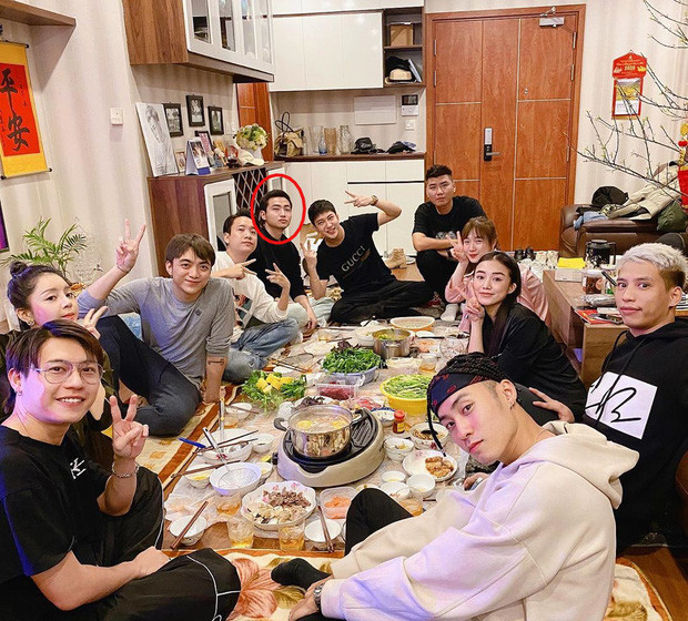 Salim, Quỳnh Anh Shyn, Chi Pu, Bê Trần, Huyme, JVevermind, Vương Anh Ole, Trâm Anh, Juste Tee, Emily... đều là những người bạn khá thân thiết của chàng hot boy bóng rổ này.