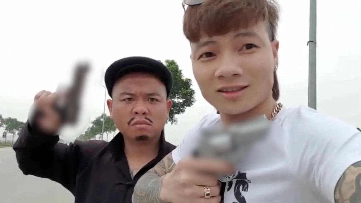 Các video mà Dương Minh Tuyền đăng tải được một bộ phận giới trẻ hưởng ứng, cổ súy gây ảnh hưởng tiêu cực. Chính vì thế, nhiều ông bố, bà mẹ đã cấm con cái mình không được xem nhưng clip của gã giang hồ mạng gốc Bắc Ninh này.