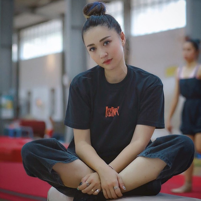 Trông HLV trẻ hơn rất nhiều so với tuổi thật. Mặc dù đã 31 tuổi nhưng Thu Hà vẫn trẻ trung như gái đôi mươi.