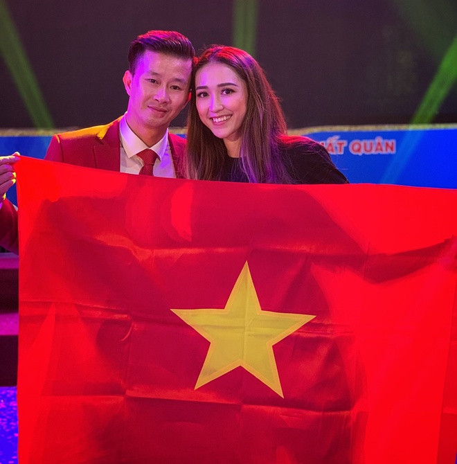 Trước đó tại SEA Games 29, cô nàng đã được rất nhiều người chú ý nhờ nhan sắc nổi trội của mình. Tại Việt Nam, Thu Hà được ưu ái gọi với cái tên "HLV hoa khôi".