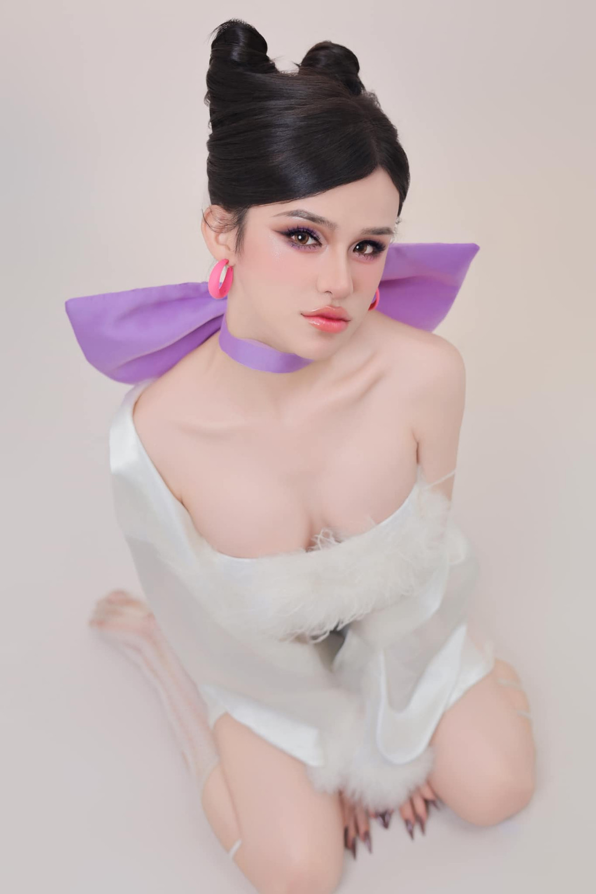 Cách đây không lâu, màn hóa thân thành "bạn gái Mèo Tom" của hot face cũng khiến nhiều người chú ý.