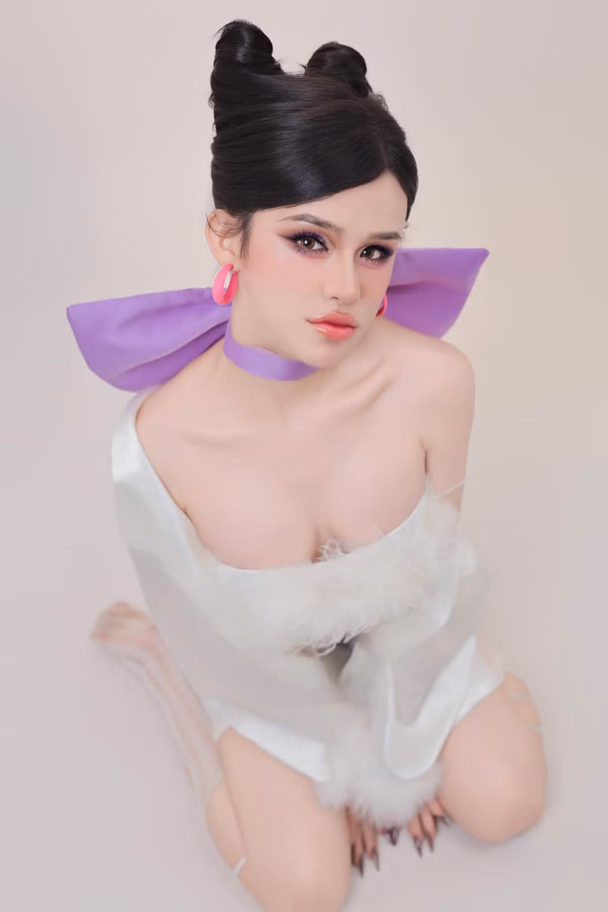 Cách đây không lâu, màn hóa thân thành "bạn gái Mèo Tom" của hot face cũng khiến nhiều người chú ý.