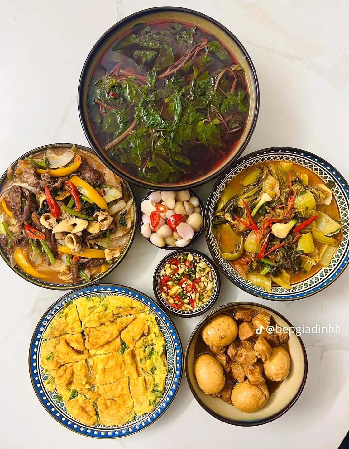 Đĩa lòng xào dưa nhìn là mê.