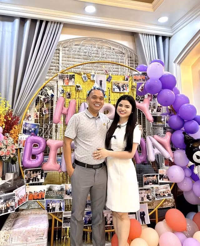 Được biết, Bình sinh trưởng trong một gia đình nghèo khó, nợ nần, lên lớp 4 anh đã phải vừa đi bán vé số chắt chiu để trang trải cuộc sống.