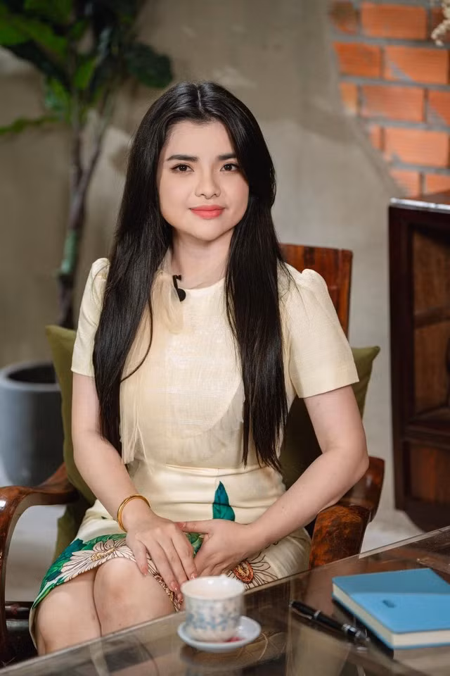 Giờ đây, Bình và Lam đã sở hữu một công ty đa ngành. Làm việc cùng nhau nhưng Bình luôn tách biệt chuyện riêng và công việc. Ở nhà, họ xưng hô là vợ - chồng nhưng lên công ty chỉ gọi lành anh - em, hoặc Lam gọi Bình là sếp.