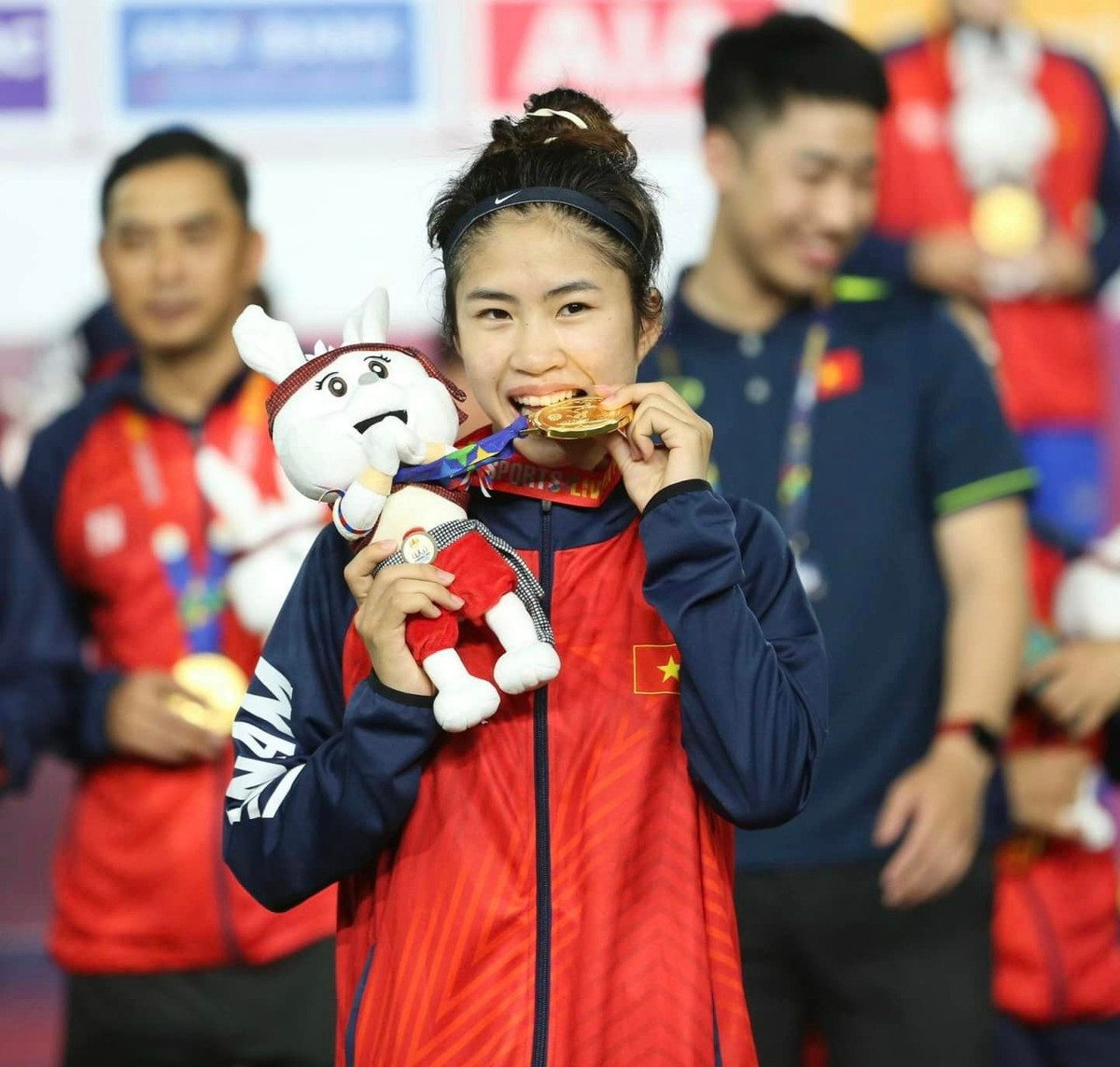 Tháng 7 vừa qua, cô được Liên đoàn Bóng đá châu Á (AFC) chọn là một trong 6 cầu thủ trẻ châu lục đáng xem tại "World Cup nữ 2023" .