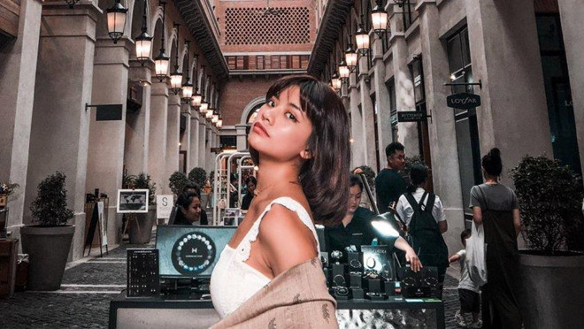 Vienna (nickname Vienna Doll) là nữ blogger Thái Lan hoạt động tại Nhật Bản. Cô nàng hiện sở hữu hơn 500.000 lượt theo dõi nhờ tính cách "lầy lội".