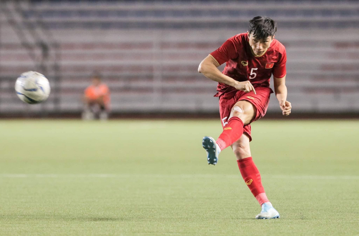 Nếu theo như báo chí nhận định, Văn Hậu tới Hà Lan là một bản hợp đồng thương mại thì Heerenveen cũng chưa hề kéo về được được những bản hợp đồng béo bở nào.