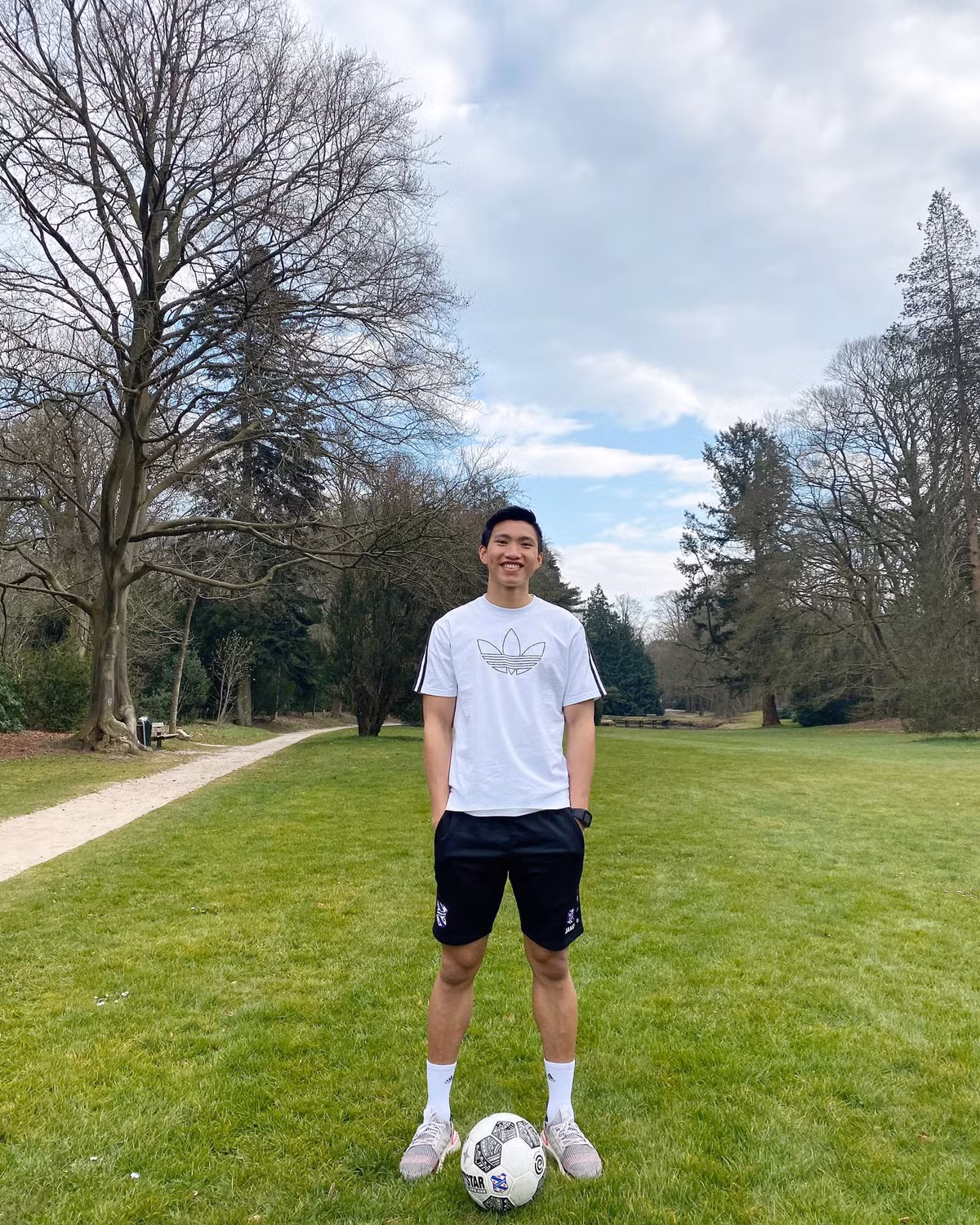 Với những bất lợi rõ ràng thì Văn Hậu có lẽ nên chuẩn bị tâm lý quay trở lại thi đấu cho CLB Hà Nội, nơi mà anh được trọng dụng nhiều hơn. Đây hoàn toàn có thể là con đường tốt hơn cho tương lai của cầu thủ quê Thái Bình.