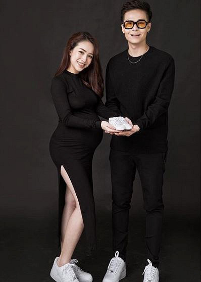 Mặc dù đã sắp đến thời gian phải "nằm ổ", thế nhưng ái nữ nhà Minh Nhựa vẫn được khen ngợi có nhan sắc xinh đẹp. Khác với những phụ nữ đang trong thời thai kỳ thông thường, Joyce Phạm không hề bị phù tay chân, tay.