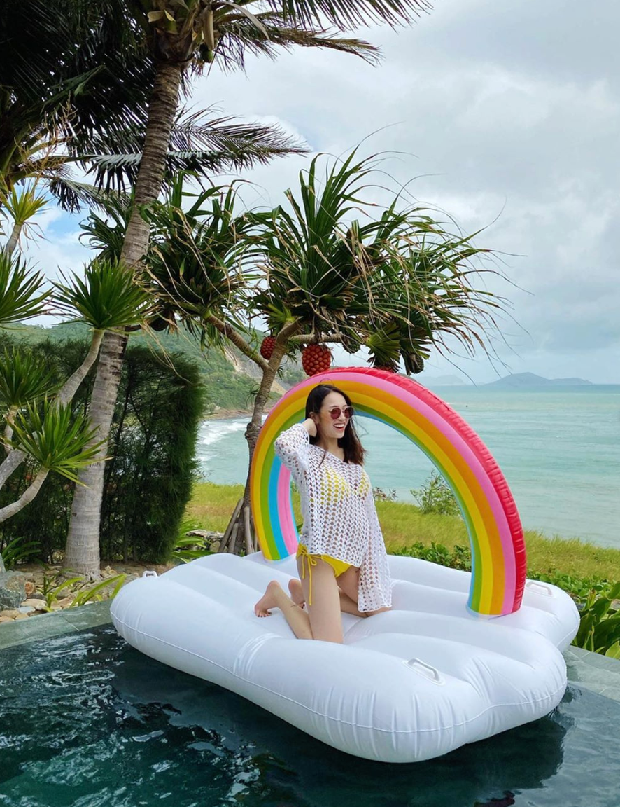 2 tháng sau khi kết hôn, Joyce tuyên bố đã mang bầu con đầu lòng.