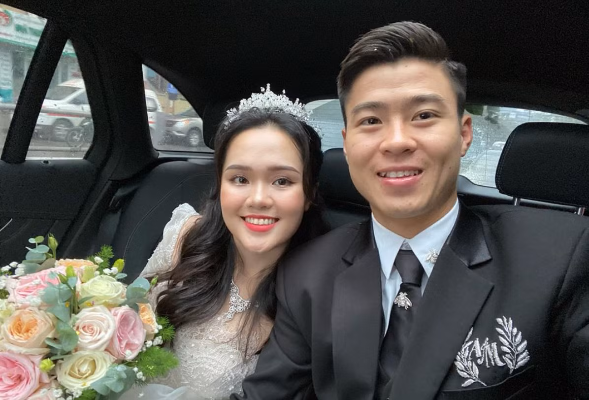 Duy Mạnh (sinh năm 1996) là một trong những hậu vệ của đội tuyển Việt Nam nhận được nhiều sự quan tâm của người hâm mộ.