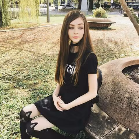 Trên mạng xã hội, nữ game thủ đang sở hữu 1 triệu lượt theo dõi. Mỗi bài đăng đều thu hút lượng tương tác cực lớn.