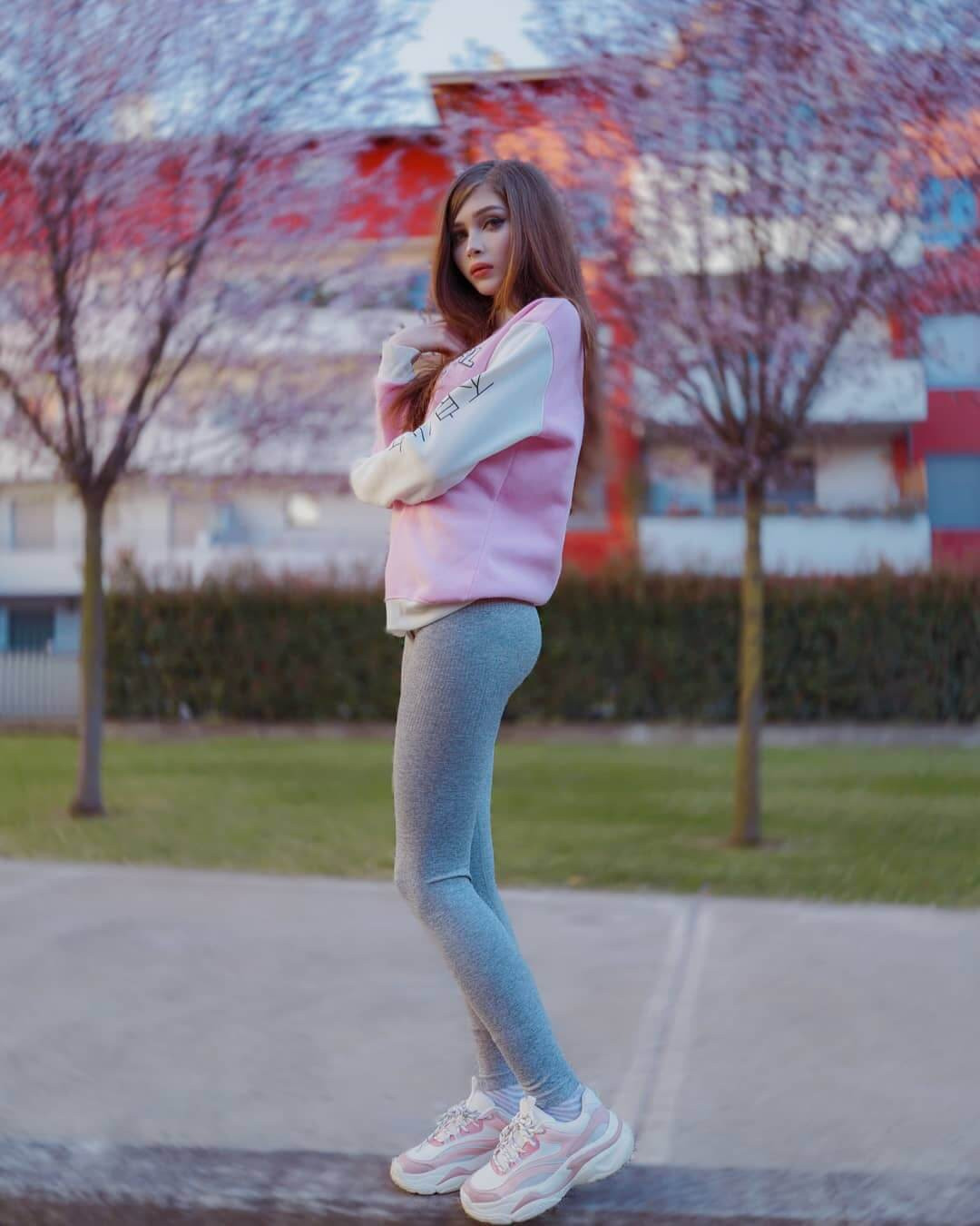 Mặc dù tích cực tập luyện để sở hữu ngoại hình quyến rũ hơn, nhưng nữ game thủ đình đám lại là tín đồ của bánh ngọt và các loại thực phẩm nhiều đường.