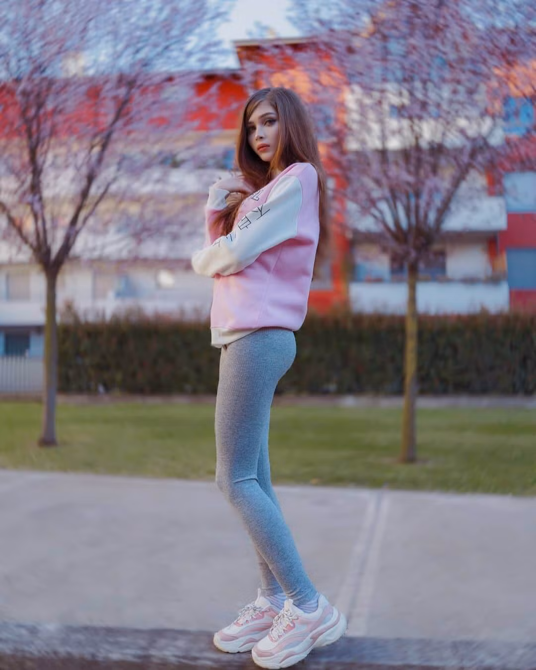 Mặc dù tích cực tập luyện để sở hữu ngoại hình quyến rũ hơn, nhưng nữ game thủ đình đám lại là tín đồ của bánh ngọt và các loại thực phẩm nhiều đường.