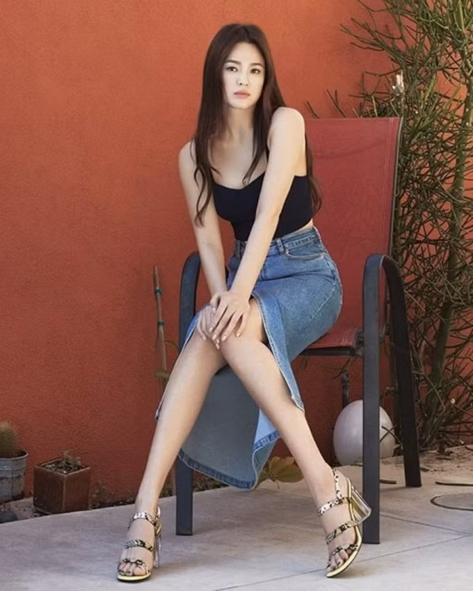 Cô không ngừng nhận được nhiều lời khen ngợi về gương mặt trẻ trung ở tuổi gần 40 và khí chất cuốn hút.