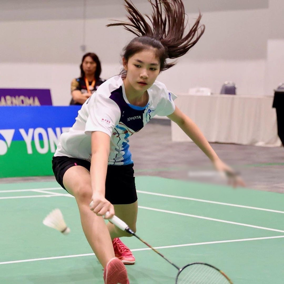 Sở hữu nhan sắc trong trẻo, ngọt ngào cùng làn da trắng mịn, tay vợt "số 1 xứ sở Chùa Vàng" này còn nhận được nhiều lời mời đóng quảng cáo, làm mẫu ảnh,....