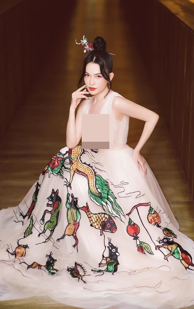 Giữa lùm xùm, nhan sắc xinh đẹp và vẻ gợi cảm, nóng bỏng của Sĩ Thanh được nhiều người bàn luận.