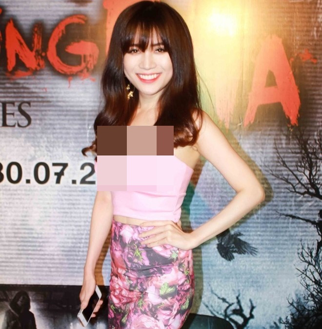 Bên cạnh đó, vẻ ngoài gợi cảm của nữ ca sĩ Sĩ Thanh cũng nhận được nhiều lời khen ngợi.