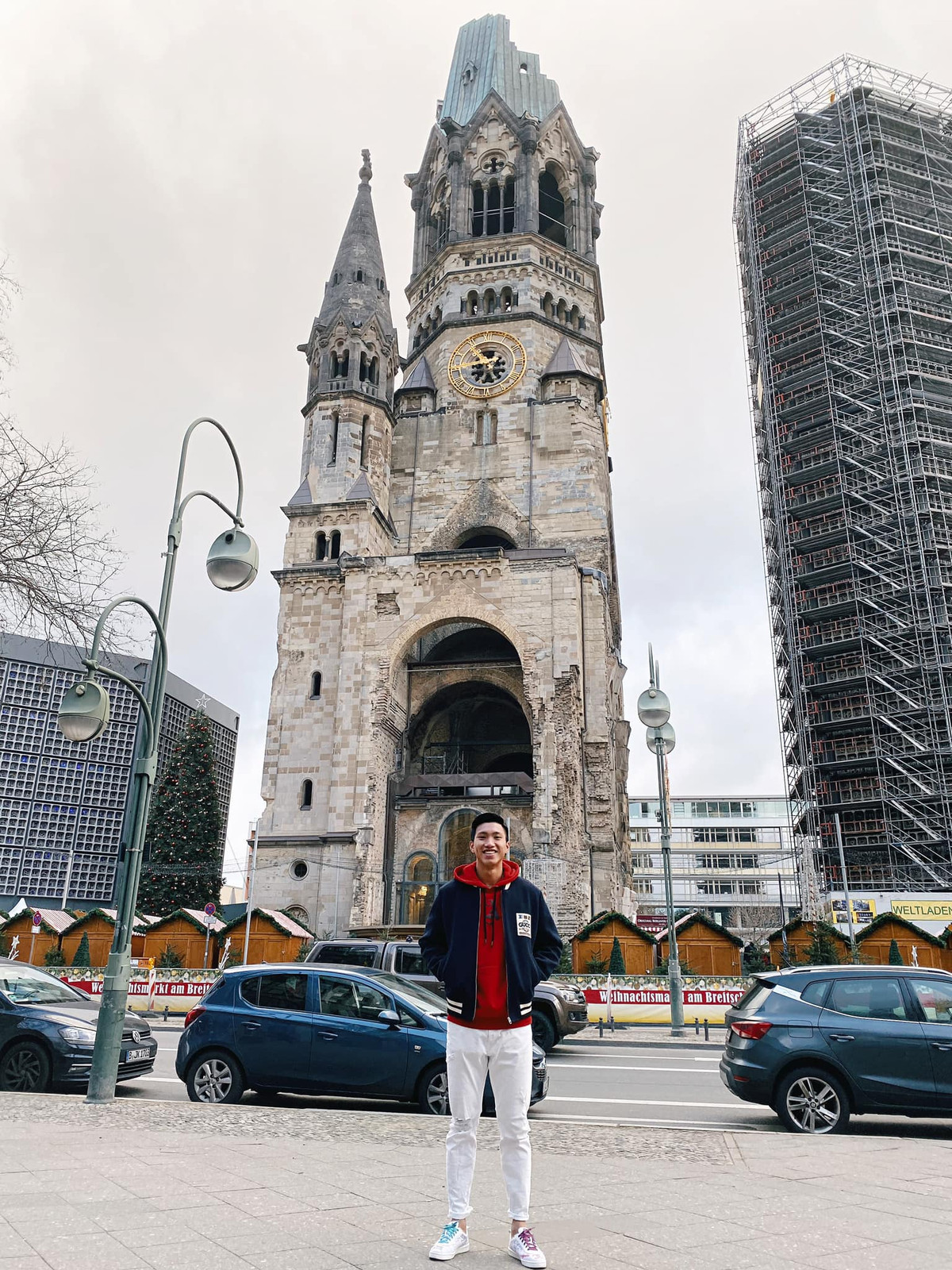 Tại Heerenveen, hậu vệ trái của tuyển Việt Nam mới có 4 phút ra sân ở cúp quốc gia Hà Lan và nhanh chóng phải nhận thẻ vàng. Văn Hậu được kỳ vọng sẽ được trao nhiều cơ hội hơn tại đây. Thế nhưng báo chí Hà Lan nhận định rằng, anh chàng không đủ giỏi để có thể khẳng định tên tuổi tại Châu Âu.