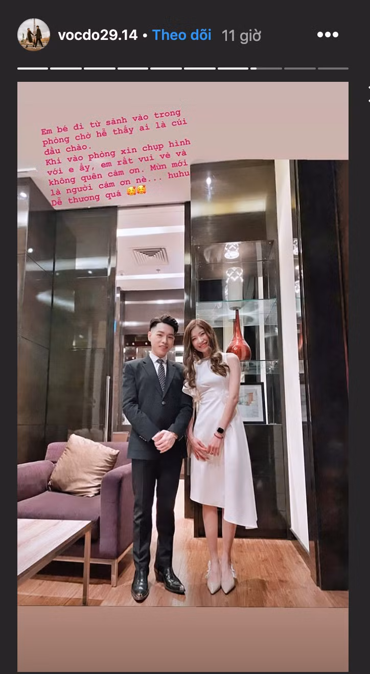 Trên trang Instagram cá nhân, Vóc Đỗ hào hứng khoe khoảnh khắc chụp hình cùng với Đức Phúc và không quên dành lời cảm ơn, lời khen vì nam ca sĩ có tính cách quá dễ thương.