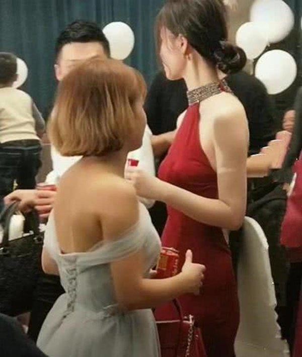 Co dau lung tran trong dam cuoi lo mat khien nhieu nguoi “nga ngua“-Hinh-4