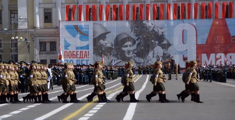 Không chỉ sở hữu một vẻ đẹp tự nhiên, khỏe khoắn, những nữ quân nhân này còn làm siêu lòng biết bao người bởi nét quyến rũ mạnh mẽ toát ra từ khí chất.