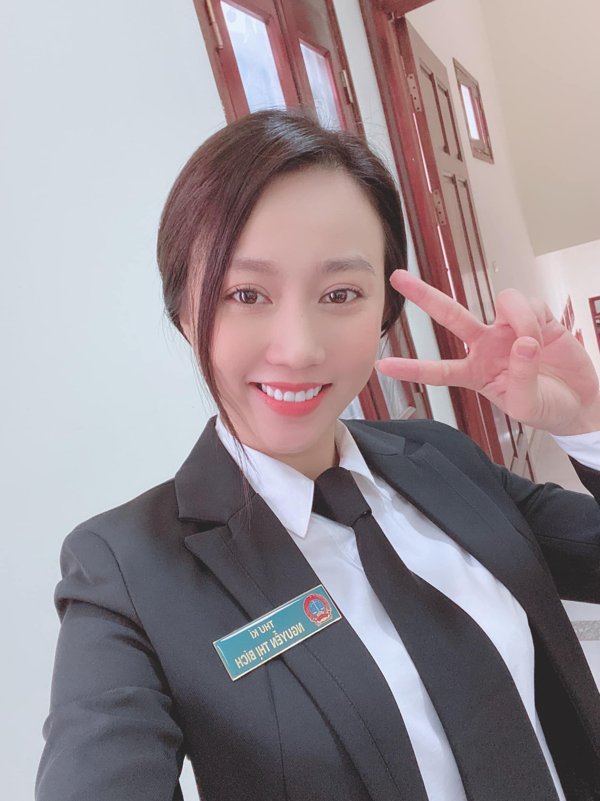 Hồng Loan từng góp mặt vào rất nhiều dự án phim truyền hình như Tiệm ăn dì ghẻ, Mạc gia ký, Cung đường tội lỗi, Mắt nai, Ác thú vô hình, Chữ trinh, Như khúc tình ca,....