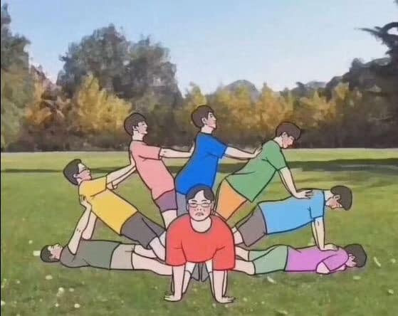 Cách tạo dáng "chú công" nhiều màu sắc khiến cộng đồng mạng thích thú.