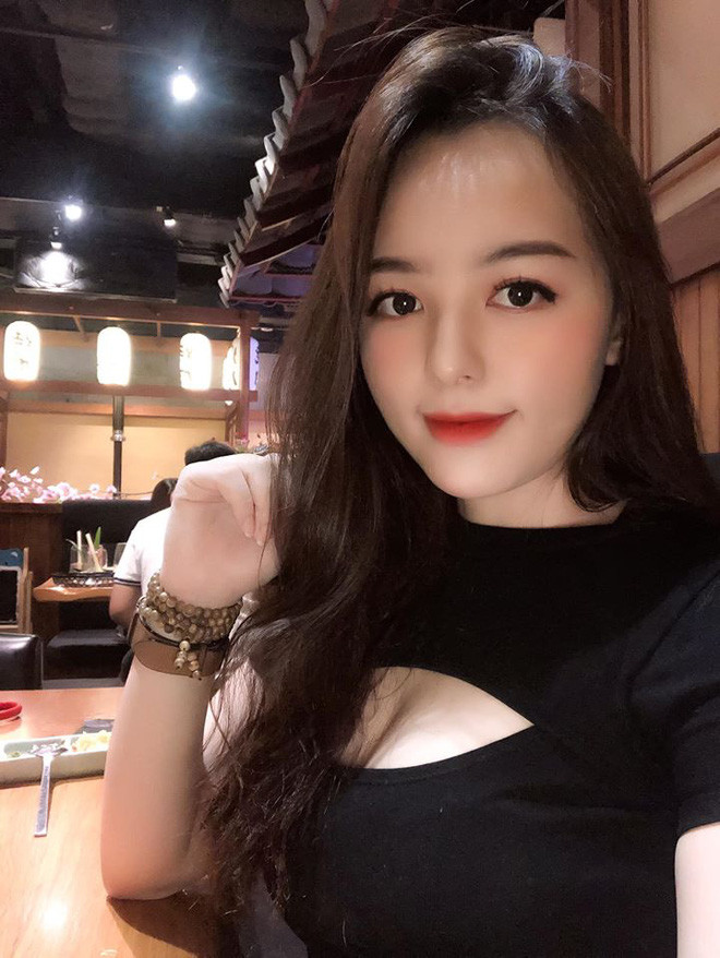 Sau 2 tháng giảm cân bằng chế độ luyện tập, ăn uống khắt khe, cô nàng đã giảm được 10kg. Ngoại hình mới khiến cô như được sống một cuộc sống hoàn toàn khác, xinh đẹp và tự tin hơn rất nhiều.