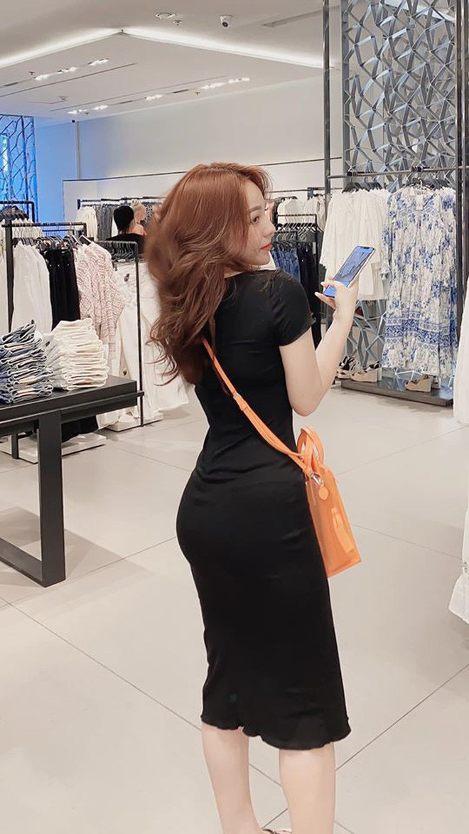 "Mình biết mình cần phải giảm cân. Giảm cân không để ai xuýt xoa hay khen ngợi cả, giảm để bản thân mình trở thành người mà chính mình cũng phải yêu mến, không còn tự nhìn vào gương và cảm thấy căm ghét chính bản thân mình nữa" - Hot girl chia sẻ.