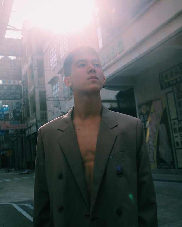 Từng thử sức với cuộc thi người mẫu nên việc sở hữu một hình thể chuẩn là điều đương nhiên. Thế này bảo sao mà các cô nàng cứ đổ rầm rầm trước Thành Đạt chỉ bằng vài bức hình.