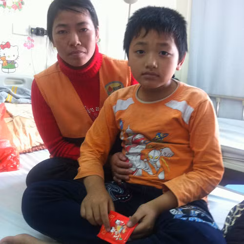 Nhung em be nhat rac làm dan mạng roi nuóc mát-Hinh-3