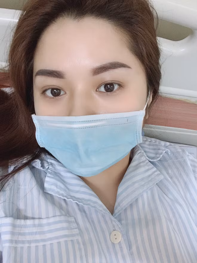 "Bệnh này nhiêu tiền lắm, đến giai đoạn 4 là cũng khá nặng rồi đấy. Hy vọng cô ấy sẽ ổn", "Bệnh nhân ung thư mà xuống tinh thần là bệnh tình xấu ngay, mong chị ấy giữ được sự lạc quan" - Dân mạng gửi lời động viên đến nữ MC thể thao của VTV.