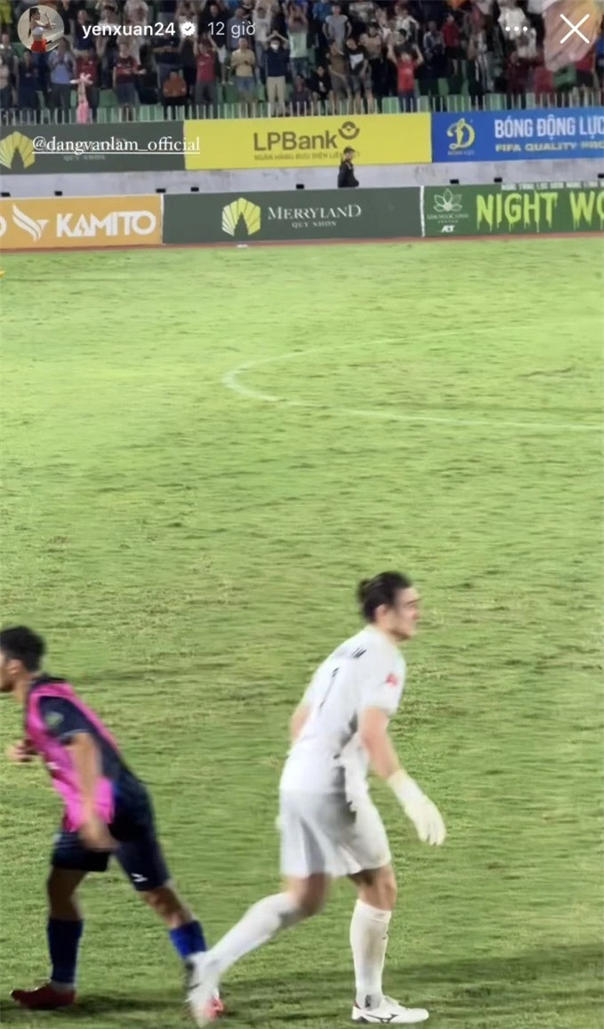 Yến Xuân cũng đăng tải story tag tên bạn trai khi đi cổ vũ người yêu.