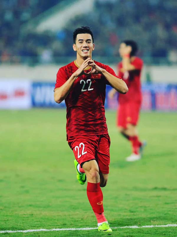 Không thể phủ nhận, Nguyễn Tiến Linh là một cái tên cực kỳ nổi bật của U22 Việt Nam. Từ vòng bảng tới trận bán kết, cầu thủ thuộc biên chế của Becamex Bình Dương đã ghi 6 bàn thắng, trong đó có rất nhiều bàn quan trọng.