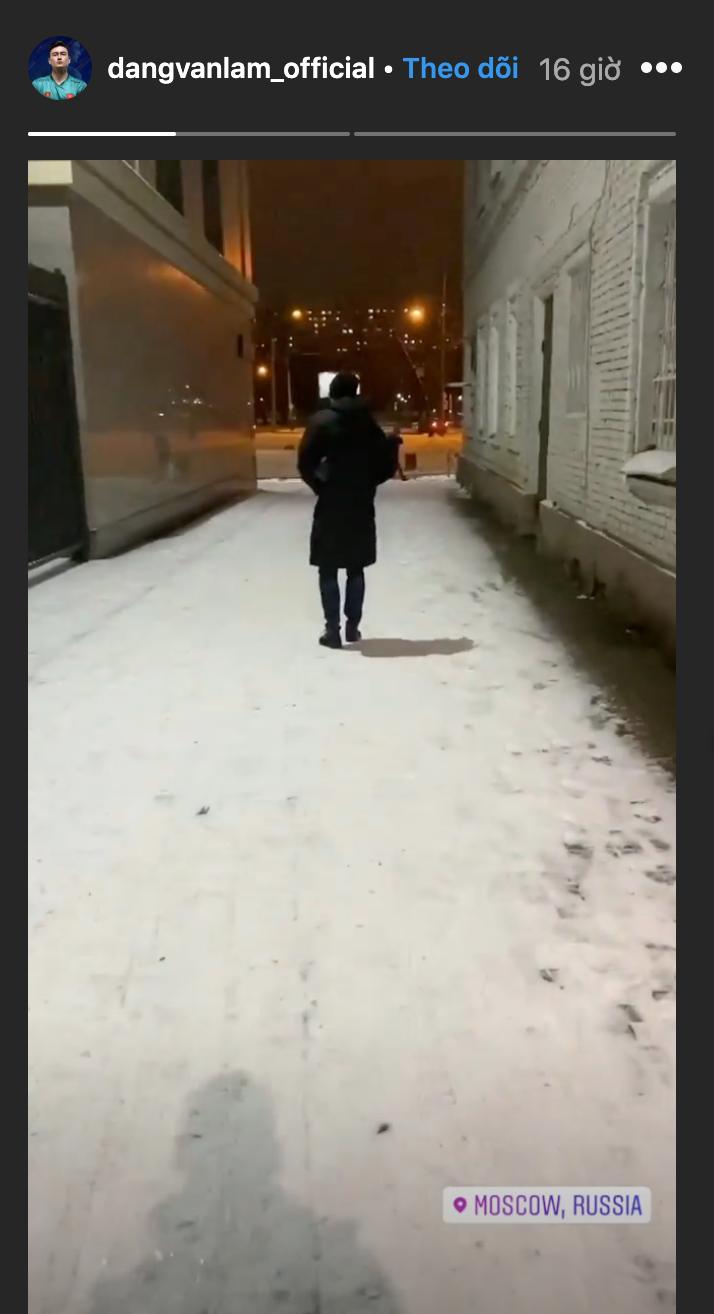 Sau hai năm tập trung phát triển sự nghiệp sân cỏ, Đặng Văn Lâm mới có thời gian ngắn về Nga nghỉ dưỡng bên cạnh gia đình và bạn bè. Thủ thành số 1 của đội tuyển Việt Nam thường xuyên cập nhật hình ảnh tại quê hương.