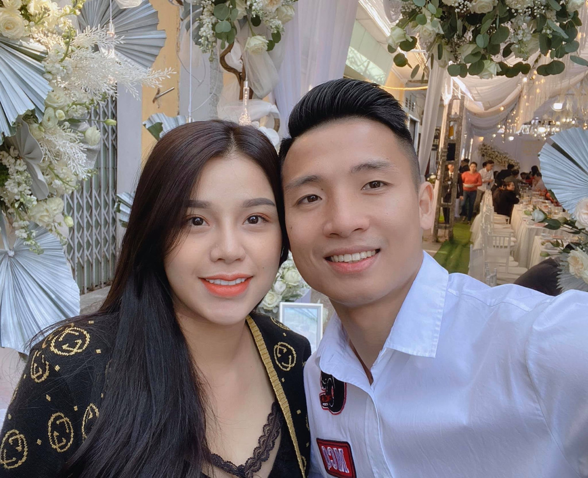 "Tư Dũng" cũng thường xuyên khoe ảnh vợ trên trang cá nhân. Có thể thấy dù mới sinh nở nhưng Khánh Linh đã lấy lại được vóc dáng và nhan sắc như hồi thiếu nữ.