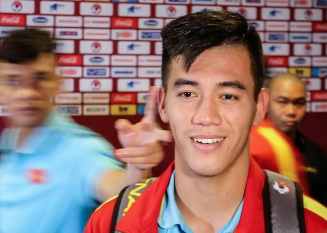 Dường như việc trêu đùa các cầu thủ trên sóng truyền hình đã trở thành truyền thống của tuyển Việt Nam.