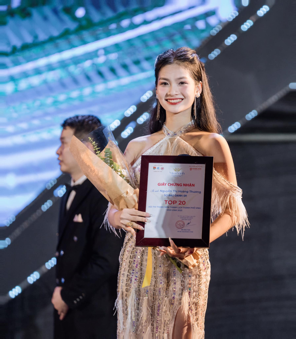 Với bảng thành tích học tập xuất sắc, Tuệ Đan là niềm tự hào của gia đình, mẹ của cô nàng thường xuyên đăng tải hình ảnh con gái lên trang cá nhân.