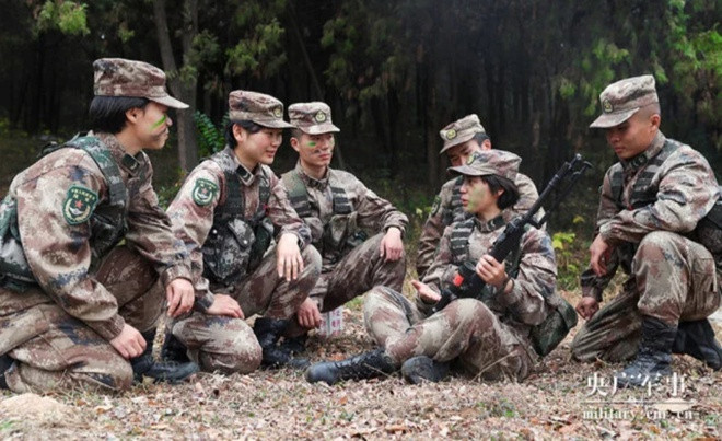 "Hành trình để trở thành một lính bắn tỉa chuyên nghiệp của tôi chỉ mới bắt đầu" - Nữ quân nhân cho biết tương lai sẽ tiếp tục phấn đấu để đạt được nhiều thành tích khác.