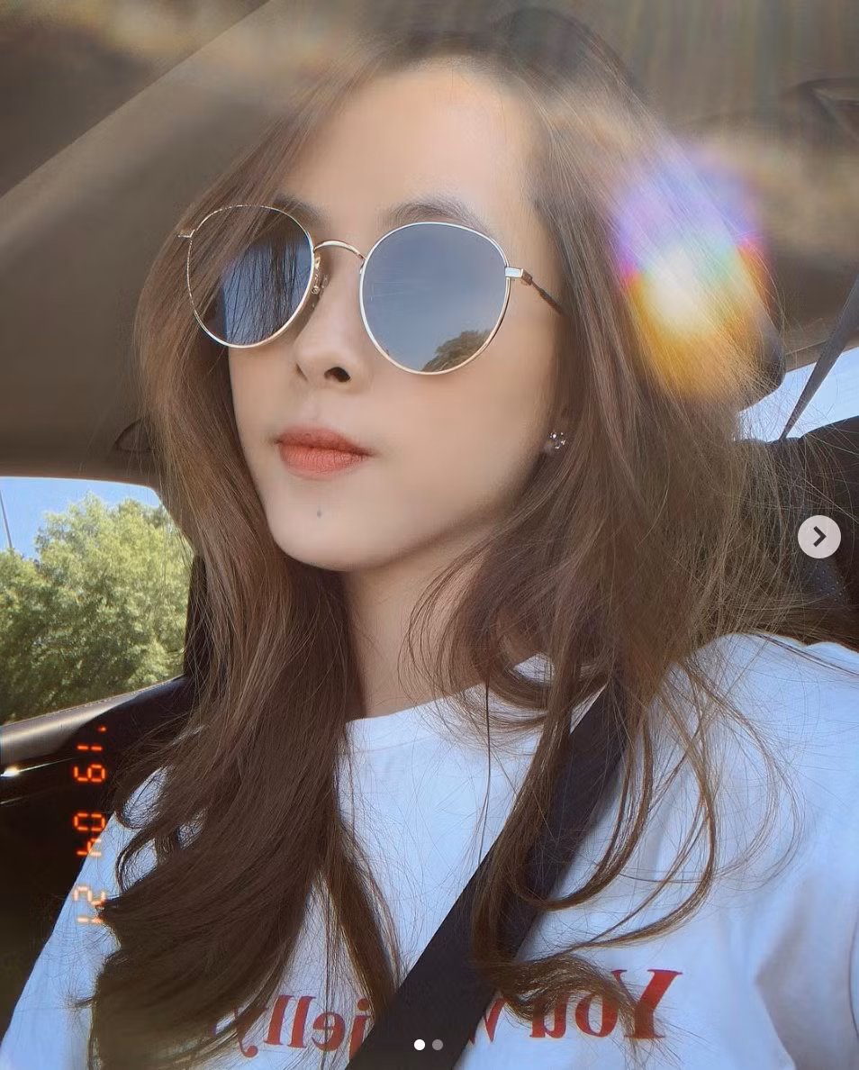 Không giống như các cầu thủ của đội tuyển U23 Việt Nam chia tay xong người thì bị "bóc phốt" lăng nhăng, công khai thả thính dù đã có bạn gái, người thì liên tục gặp phiền toái vì bạn gái cũ hay tâm trang trên mạng xã hội, Minh Vương và Nguyễn Nguyên kết thúc cuộc tình theo cách đẹp đẽ nhất, cả hai vẫn dành tình cảm và sự tôn trọng cho đối phương.